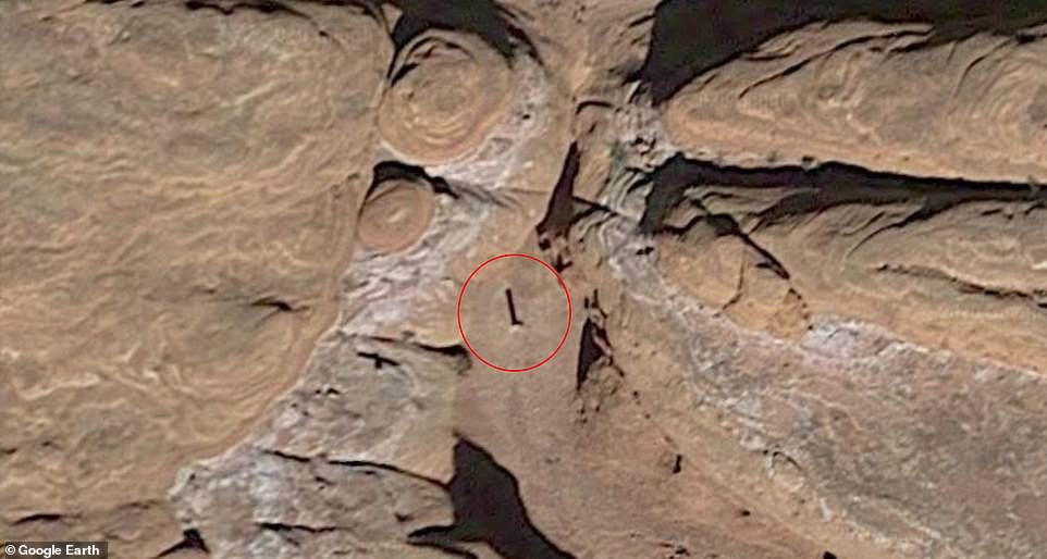 美國猶他沙漠「神秘金屬巨柱」揭秘！　Google地球顯示：已存在多年了