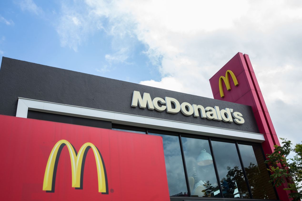 麥當勞宣布加薪！正職服務員調薪11％　大夜班「起薪3.9萬」加碼津貼