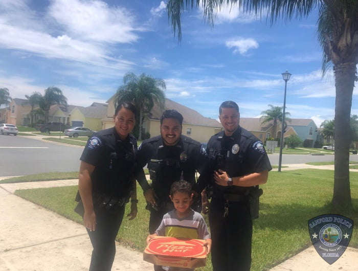 5歲童誤撥911喊「我想訂披薩」　3警員迅速上門...真的帶來了披薩