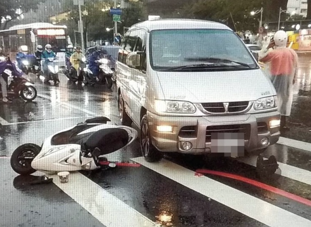 30歲護理師遇車禍！騎車買晚餐遭撞輾不治　家屬慟：內臟都碎了