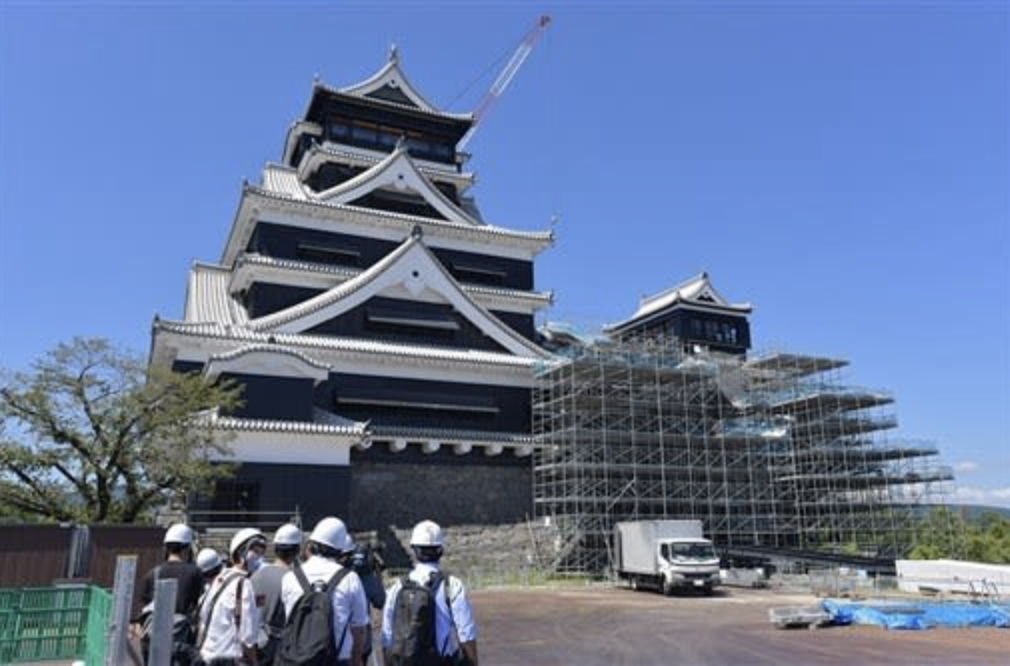 熊本城天守閣修復完工「睽違五年再開」　再現磅礴「黑瓦白牆」網友嗨翻：終於修好了！