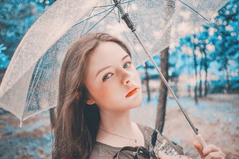 比油畫更古典！俄羅斯精靈女孩「臉蛋無瑕疵」　卸妝真實顏值更驚豔：還是人嗎？