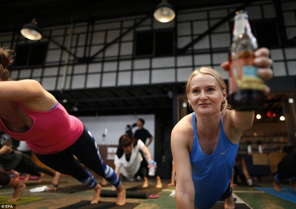 爆紅到全世界的「瑜伽啤酒」真的有效嗎？看完泰國瑜伽教室的情況後再也沒人敢懷疑！