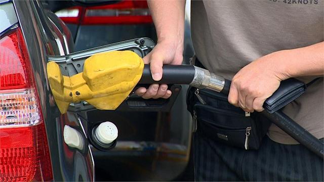 快加油！中油回饋消費者　宣佈汽、柴油「每公升大降1.1元」