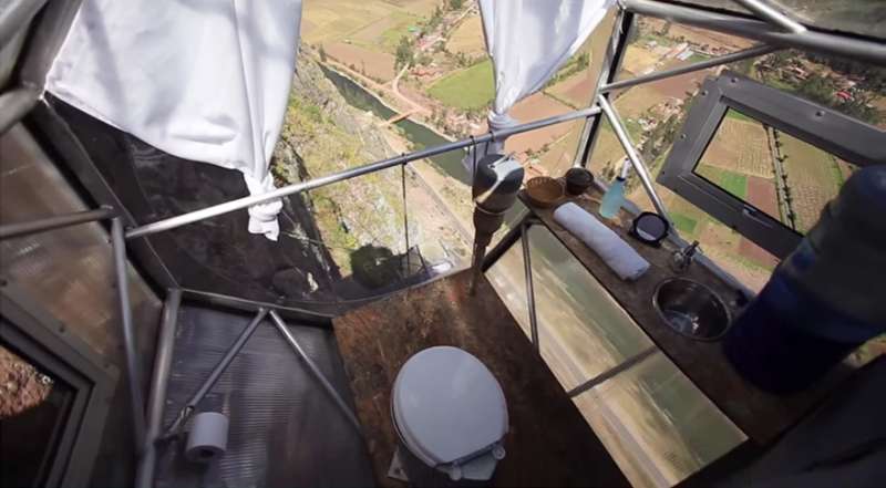 挑戰世界最險122公尺高「懸崖旅館」　一望外面景色一切都值了