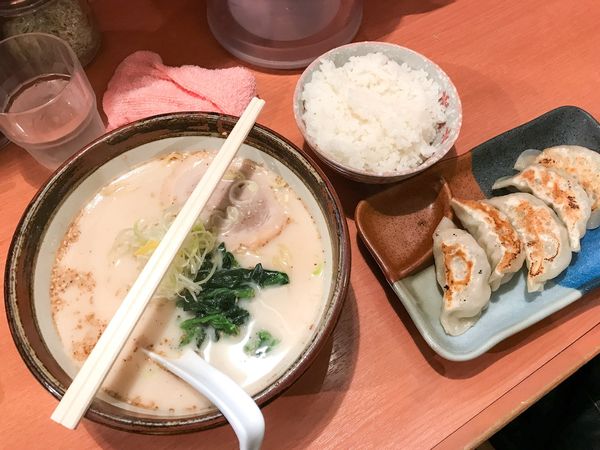 日本人太愛「主食配白飯」他超困惑　網揭關鍵原因：真的好吃！