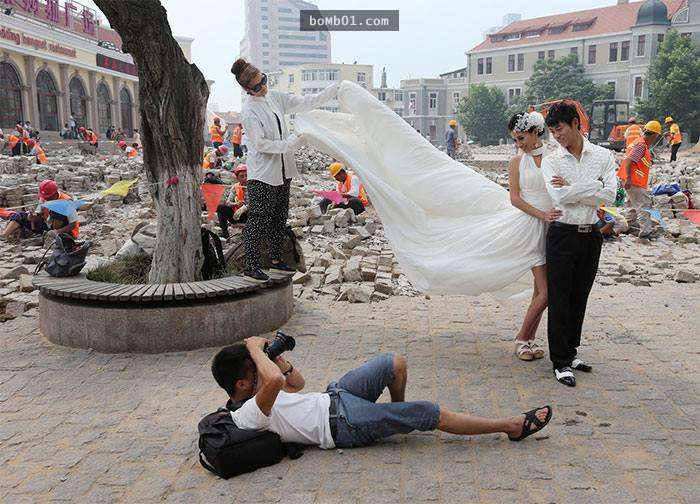 26張讓大家「再也不忍心向攝影師殺價」的婚紗照幕後花絮。