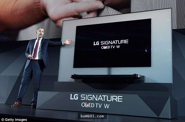 LG這次推出的電視「面板厚度只有超狂的2.57公釐」，其他廠商都傻眼感覺到威脅了！