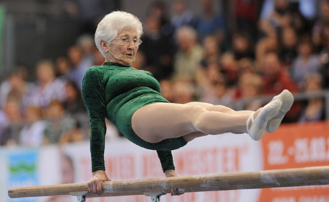94歲老奶奶「平衡能力完勝所有人」　金氏世界紀錄認證：地表最厲害阿嬤