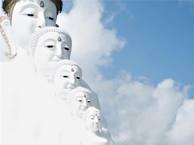 泰國最科幻奇異的「5座巨大佛像」　每個角度都讓人想狂拍照