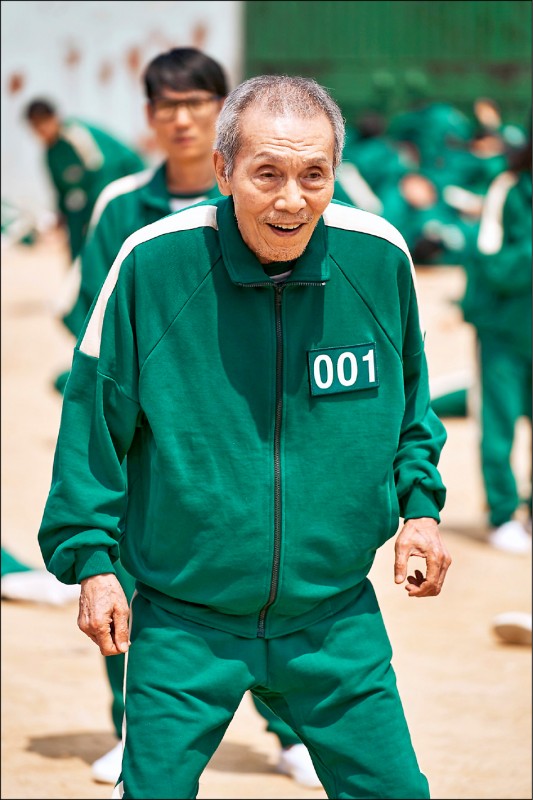 《魷魚遊戲》001號老伯爆紅首上採訪！　77歲「吳永洙」談成名後生活：放下擁有的不簡單