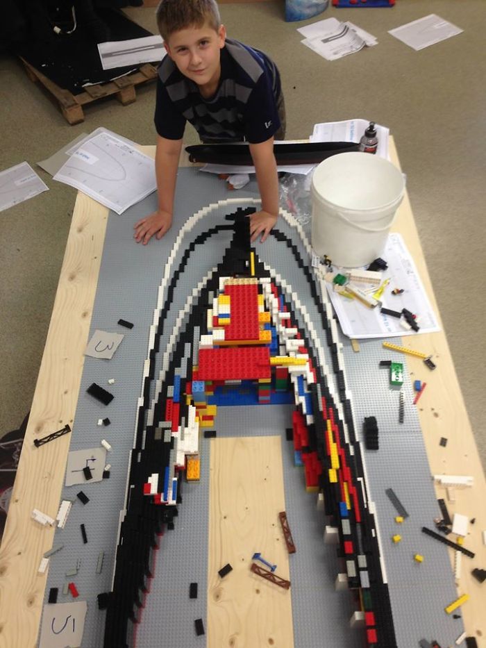 他才做得到！自閉男孩「超強專注力」完成7米鐵達尼號　用光56000塊樂高：還成為真船員～