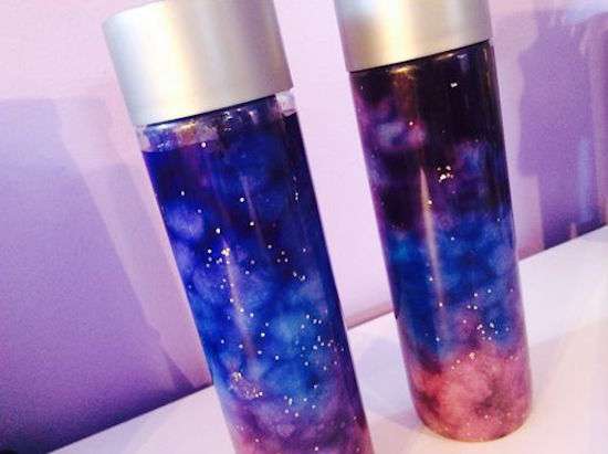 把整個銀河裝到瓶中送給你❤　DIY夢幻「星空瓶」當禮物好感度滿分啊～