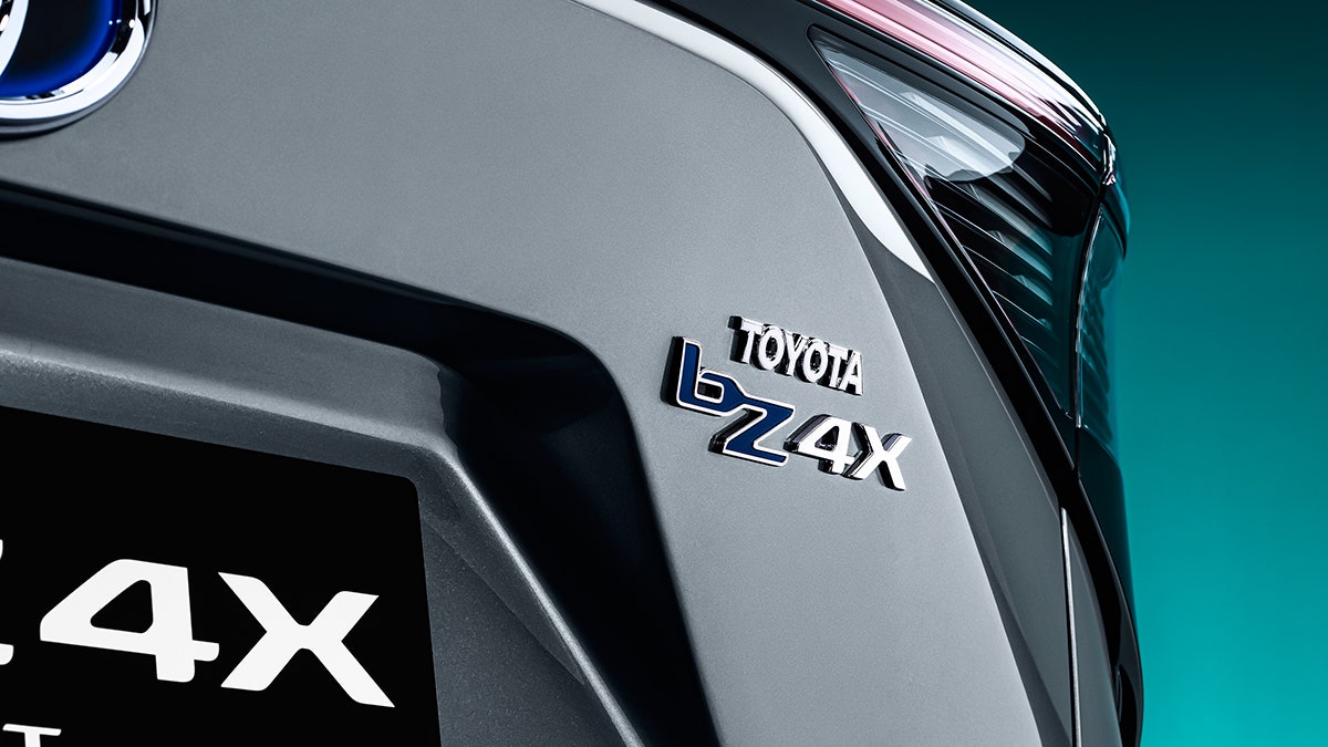 市場震撼彈！Toyota推出「史上首款電能車」　攜手Subaru設計純電車最快明年上市！