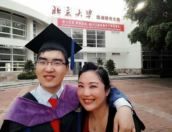 中國媽媽明知道兒子已經殘疾卻拒絕拋棄他，如今兒子已經長大還考進哈佛法學院！