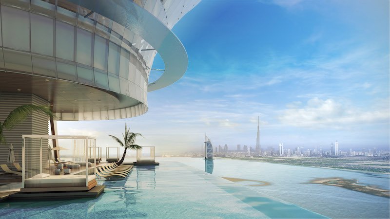 上去要勇氣！杜拜誕生「世界最高無邊際泳池」　210米高空欣賞最奢華風景