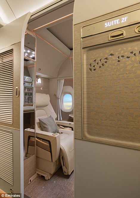阿聯酋航空「坐一次要27萬的新客艙」奢華無上限，他：比我住過的大部分飯店都要好！