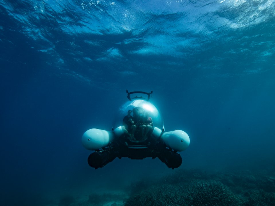Uber神進化！　新服務可叫「潛水艇」　帶大家衝進海底世界暢遊