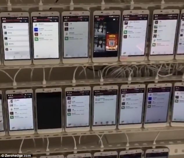 俄羅斯記者直擊中國「有10000台手機的房間」讓人超震撼，仔細一看螢幕才發現他們在幹這個勾當…