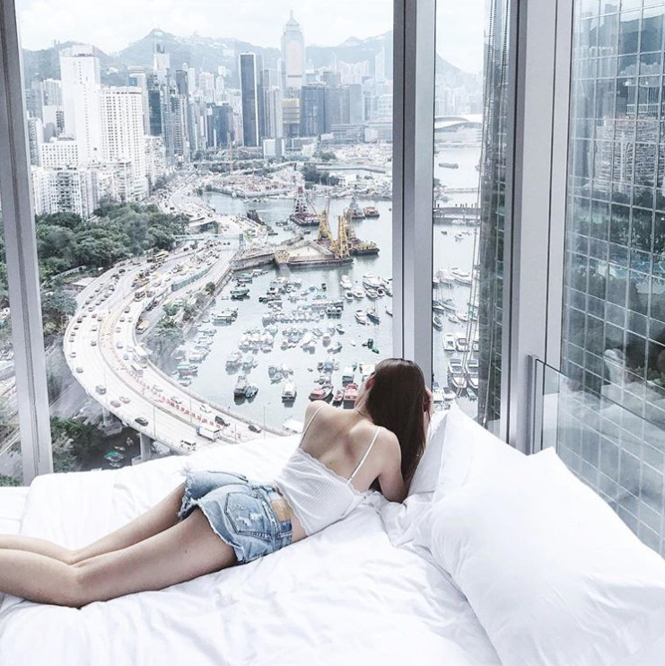 驚…男女、女女入住香港落地窗飯店「被偷拍」　啪啪啪畫面在網路上瘋傳