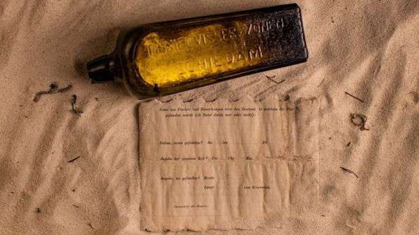 漂了132年…　女子撿到世上「最古老瓶中信」　看到內容驚呆「立馬送博物館」