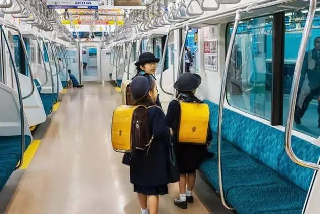 日本父母從來不送「孩子從小學就學會自己搭電車上下學」，打臉堅持「成績至上」的台灣父母！