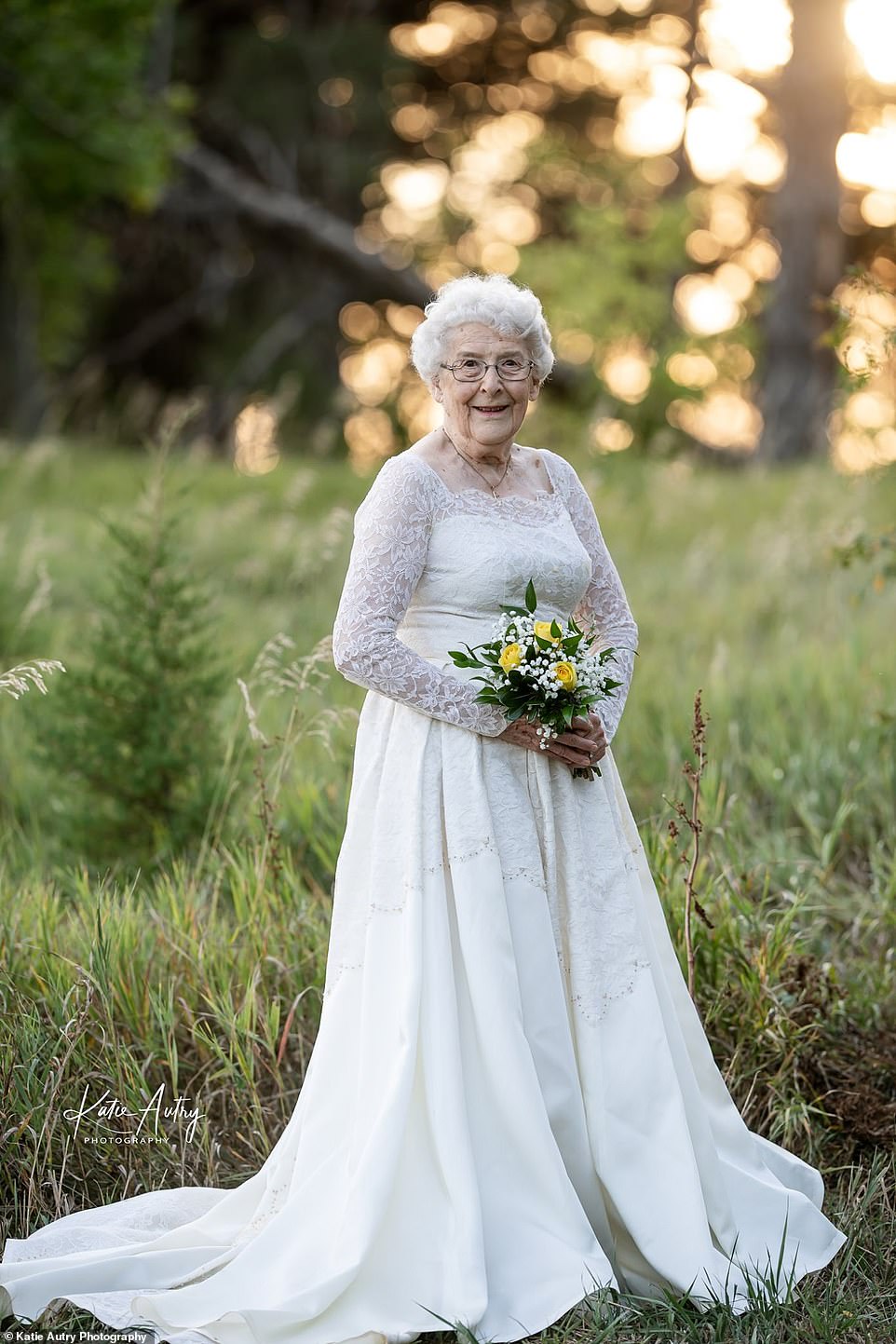 牽手60年！　80歲爺嬤拍「鑽石婚」浪漫婚紗照　公開幸福秘訣：結婚是一生的承諾