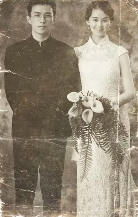 超過一甲子的浪漫！爺爺奶奶「60年前後」婚紗照對比　高顏值太驚人