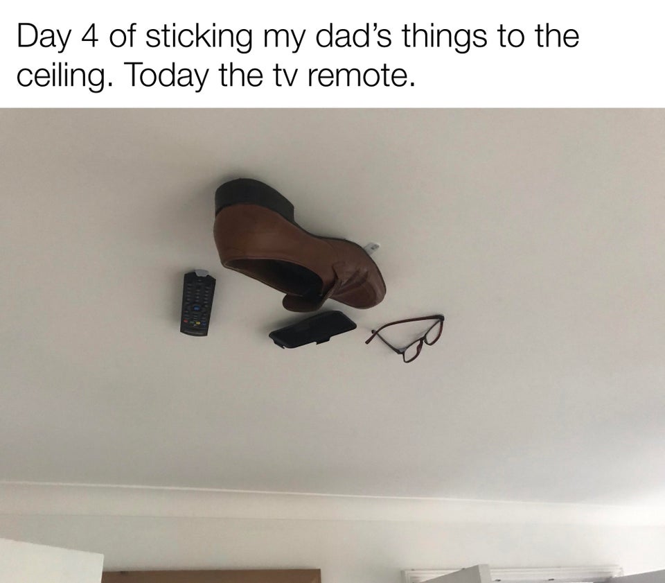 不要整爸爸啦！　兒子把「爸爸的眼鏡」黏天花板　「每日新增物品」：看你什麼時候發現～