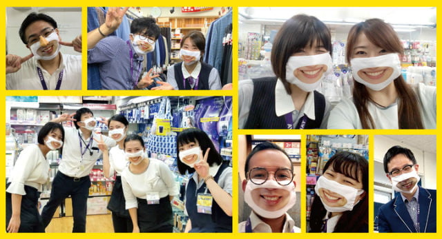 戴口罩也要面帶親切笑容！　日本超市推出「微笑口罩」　員工全戴上：隨時向顧客展露熱情