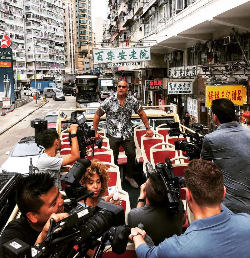野生巨石強森現身香港街頭　路人「各種詫異」表情全拍下