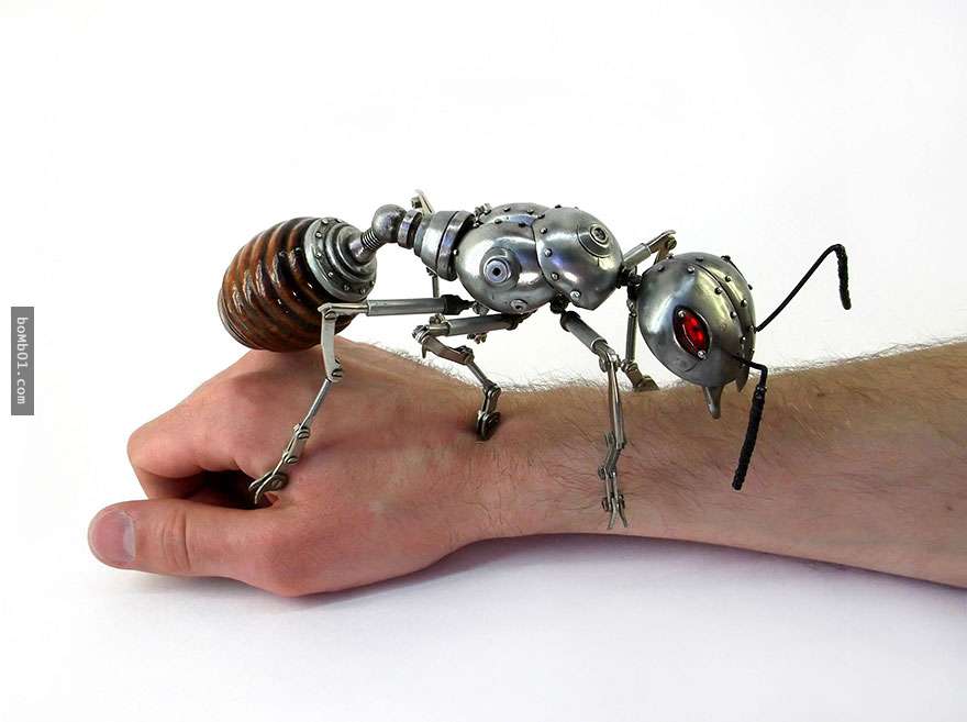 俄羅斯藝術家用廢舊的汽車和鐘錶等零件創作了蒸汽龐克的動物模型，真的超級酷！