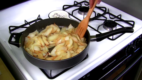 「洋蔥塞滿整鍋」就能做出五星料理　高檔餐廳主廚技能Get！