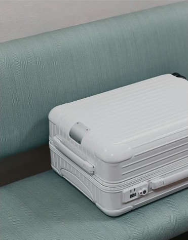 極致簡約的純粹白　「RIMOWA新系列行李箱」走到哪都是氣質滿分