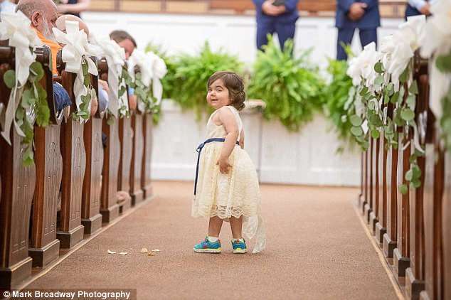 3歲妹妹找到捐骨髓的好心人　飛到婚禮現場報恩讓賓客都哭了