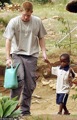 哈利王子還記得14年前認識的非洲孤兒　暖心邀請他參加皇室婚禮