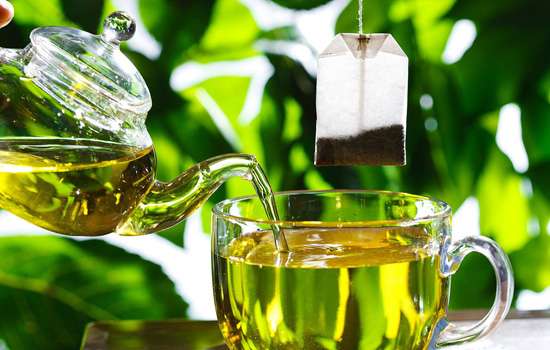 無糖綠茶當水喝會有什麼後果？　貧血、便秘…5大問題藏在身體裡
