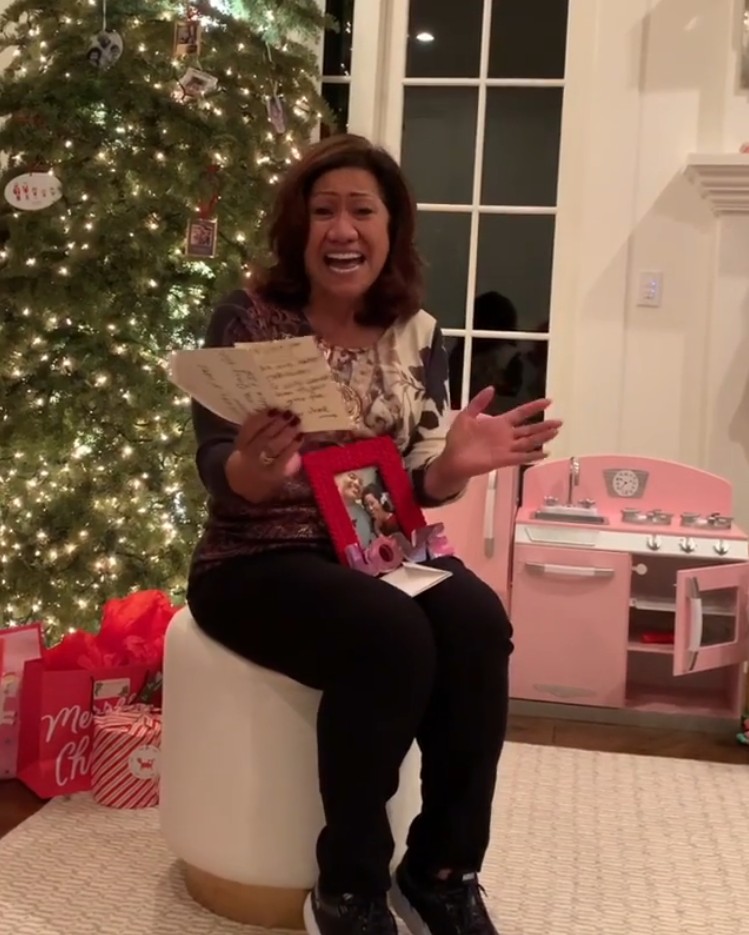 巨石強森送地表最強聖誕禮物　一張「超狂兌換券」讓老媽嚇歪嘴