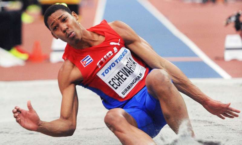 古巴20歲選手「驚人一跳」破記錄　9公尺成績讓網友驚呼：這人是怪物嗎？