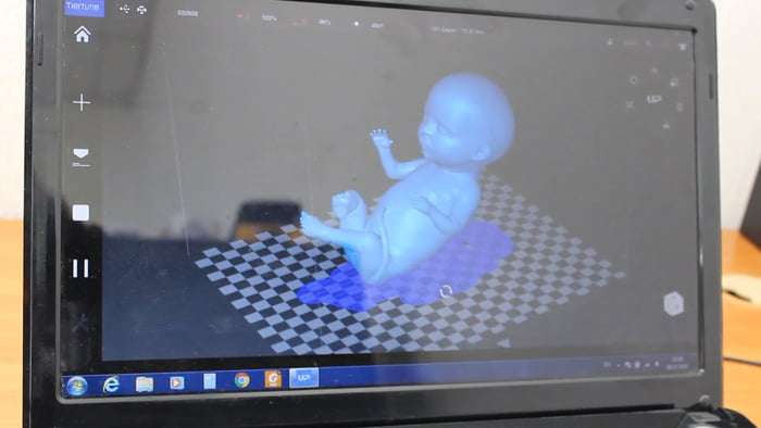 3D列印還沒出生的寶寶！　爸媽可以提早「見面」　摸摸寶寶的身體