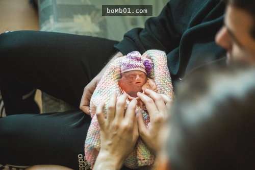 母親在寶寶6個月大時選擇了強制墮胎，但等到寶寶出生後…她的臉讓他們都震驚到說不出話！