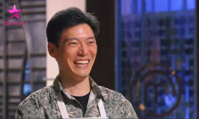 《廚神8》台裔廚師料理「台灣蛤蠣湯」　評審剛喝一口立馬飆髒話