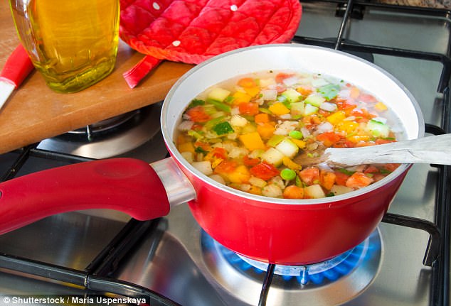 這鍋「高麗菜湯」經過專家認證真的可以減肥，「7天就能減掉6KG」真的超神啊！
