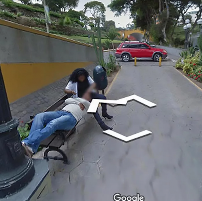 老婆在街頭撫摸陌生男子　Google地圖「幫抓姦」老公怒離婚