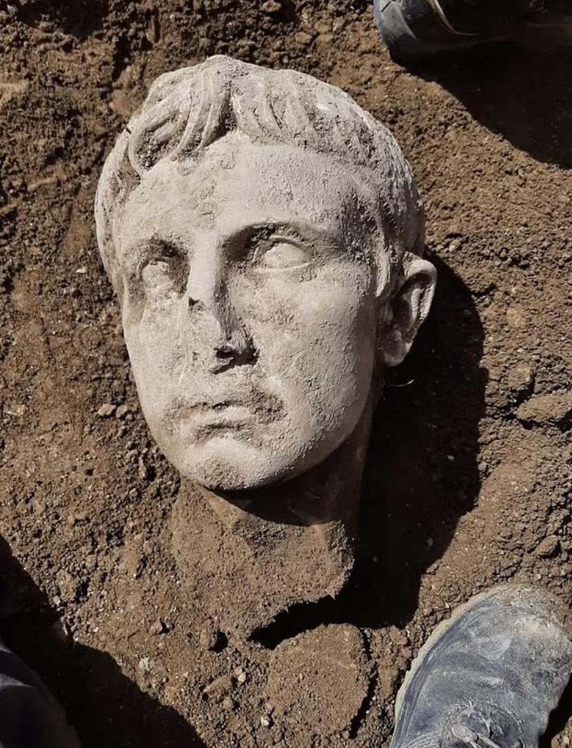 考古發現2000年前「神秘斷鼻頭像」　專家鑑定喜獲至寶：是羅馬第一任皇帝