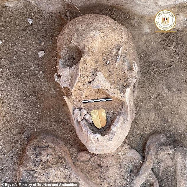 埃及發現2000年古墓！　木乃伊嘴中竟有「黃金舌頭」考古團隊驚曝理由