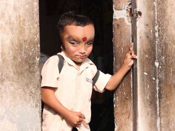 天生大耳細眼…　印度8歲畸形男童「成象鼻神轉世」　他為長相自豪：學校老師同學都崇拜我