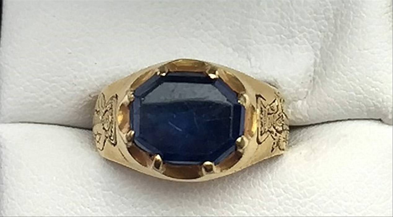 這什麼神運？男子進羅賓漢森林尋寶　一翻找到「140萬古董戒指」