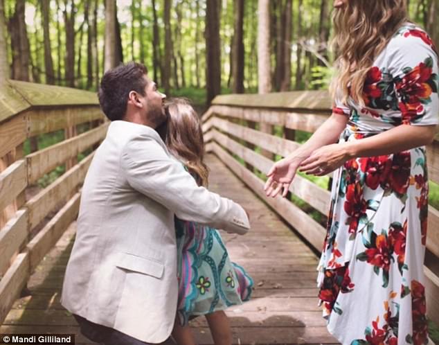 他求婚時問女友5歲女兒「我可以成為妳爸爸嗎？」，女兒反應讓女友瞬間覺得自己真的嫁對人了！