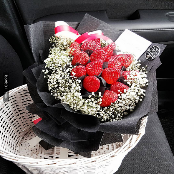 國外超夯的「浪漫草莓花束」台灣也買得到，漂亮又能吃的「花」讓少女心大爆發！